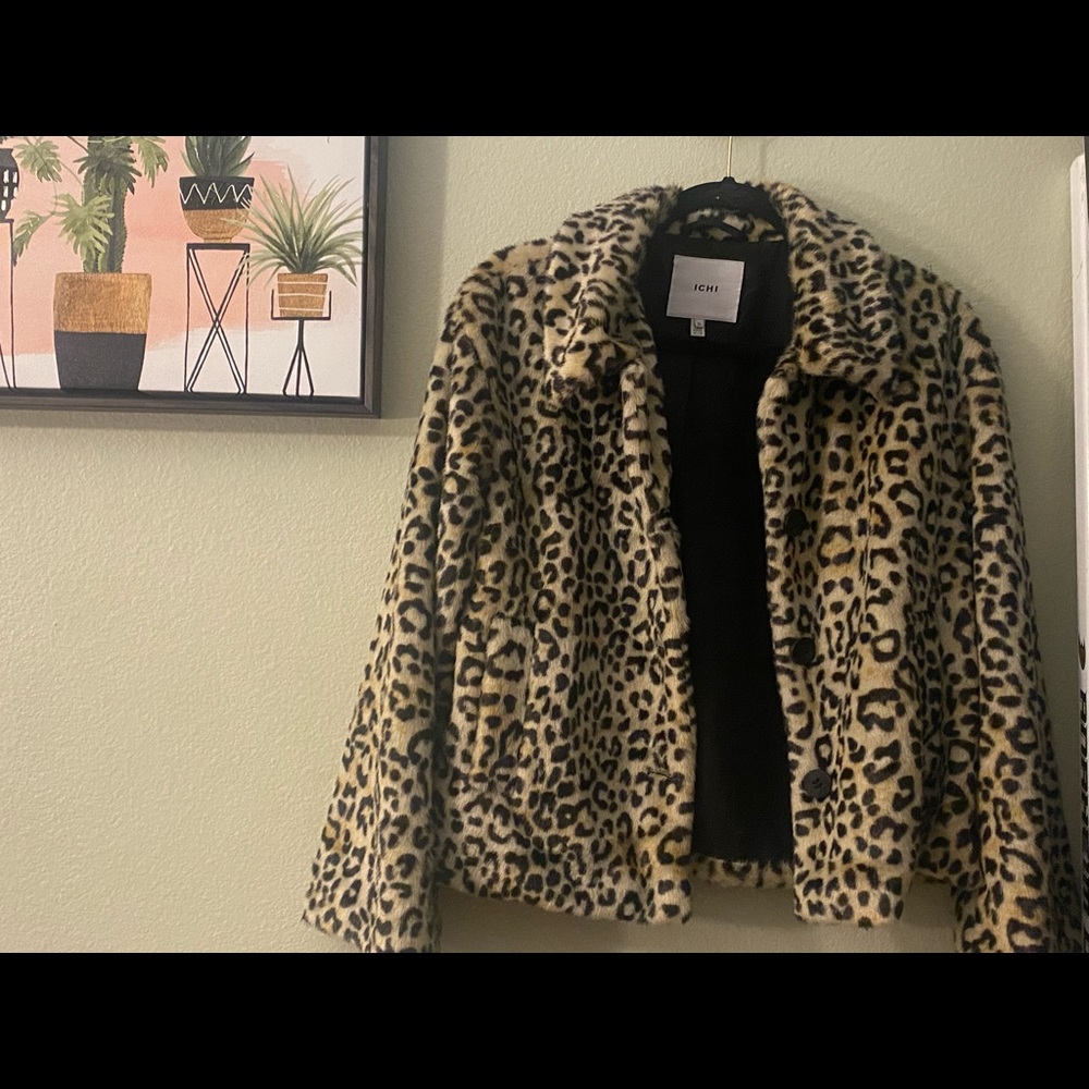 Faux leaport print jacket
